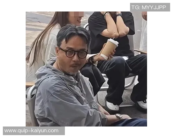 汪涵陪儿子马术比赛！嚼槟榔超享用，夫妻替换带娃成热议焦点